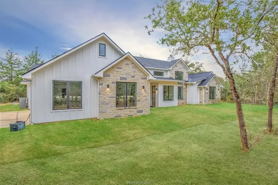 4334 Berkshire, Franklin, TX 77856 - #2