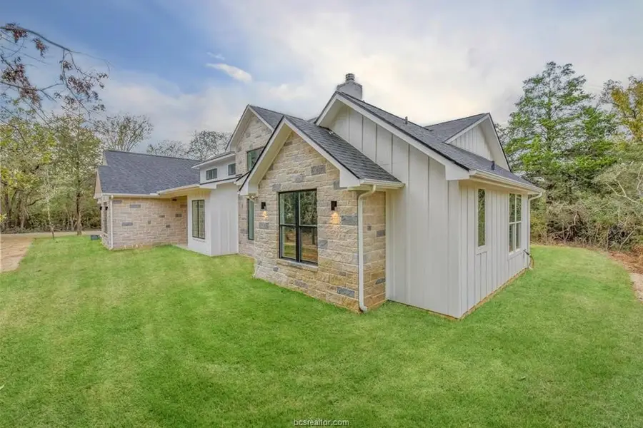 4334 Berkshire, Franklin, TX 77856 - #3