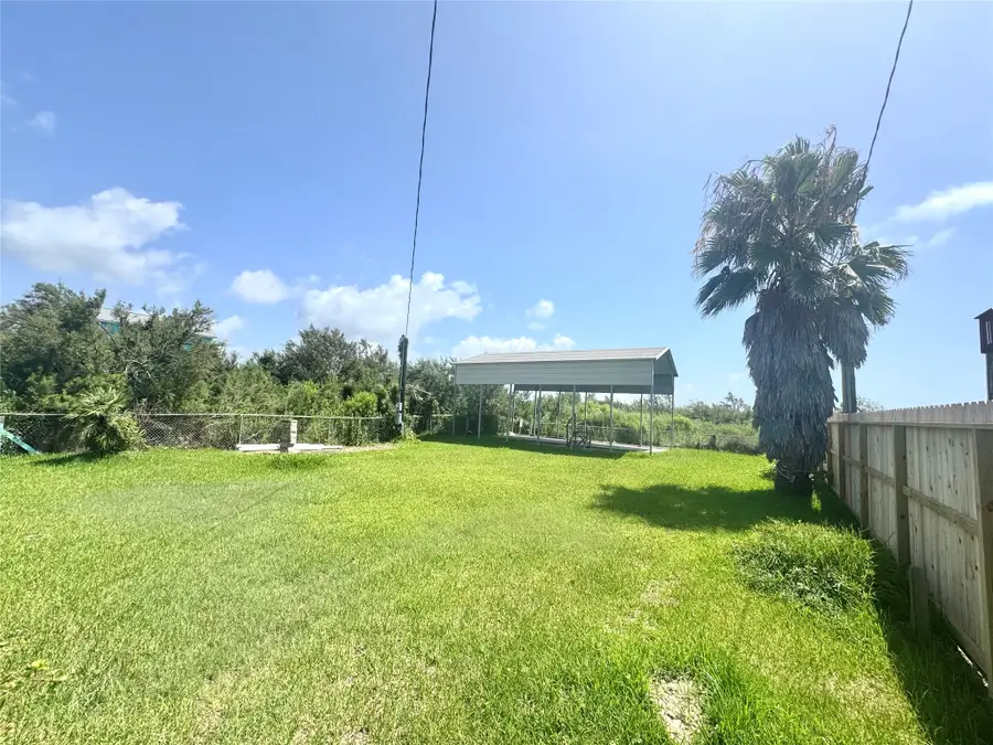 1048 Blacks Slip, Gilchrist, TX 77617 - #2