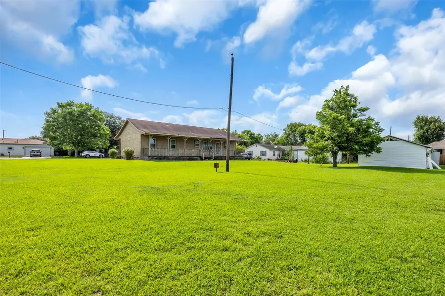 831 Easy St, La Porte, TX 77571 - #3
