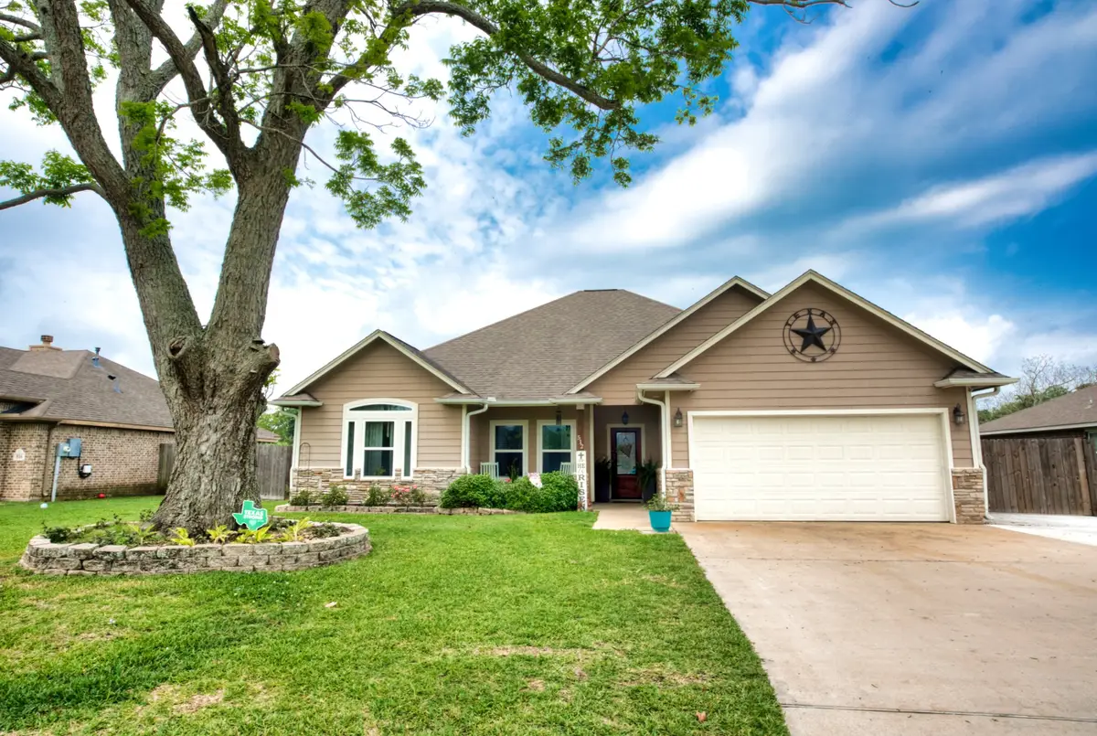 512 Wellshire, West Columbia, TX 77486 - #1