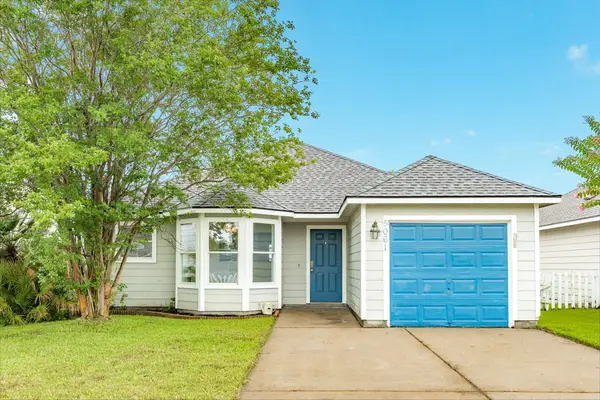 5061 Hauna Lane, Dickinson, TX 77539