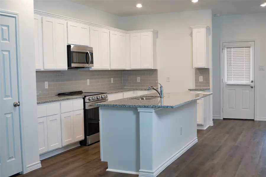 513 Oak Chase Avenue, Dayton, TX 77535 - #2