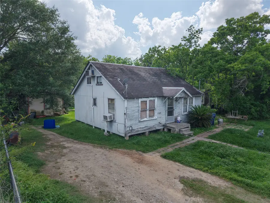 407 Clay Street, Eagle Lake, TX 77434 - #2