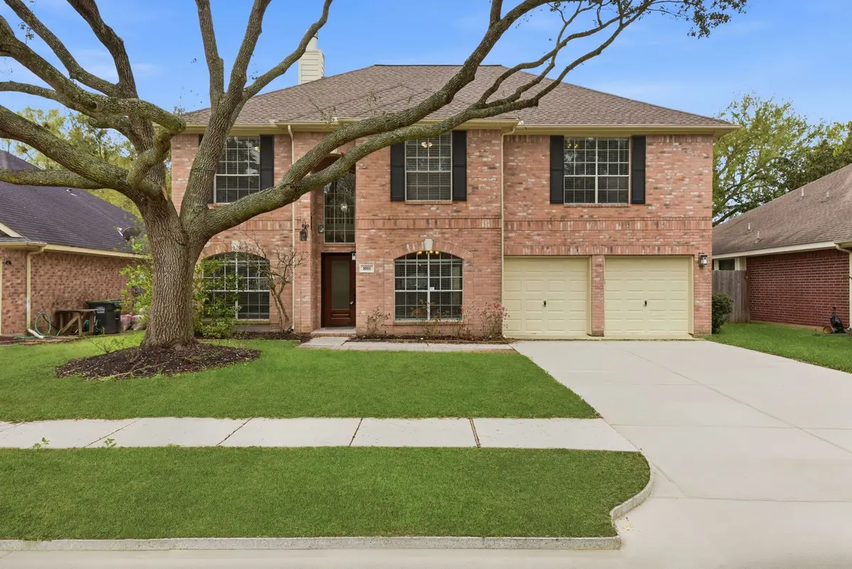 1018 S Wellsford Drive, Pearland, TX 77584 - #1