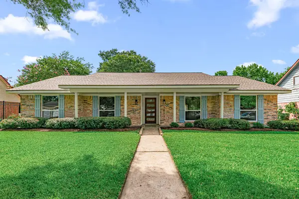 1011 Festival Drive, Houston, TX 77062