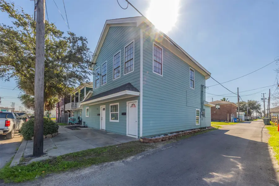 715 35th Street, Galveston, TX 77550 - #2