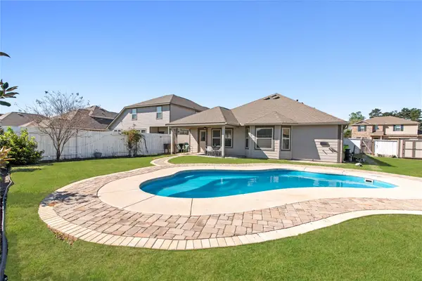 705 Autumn Lake Lane, Magnolia, TX 77354