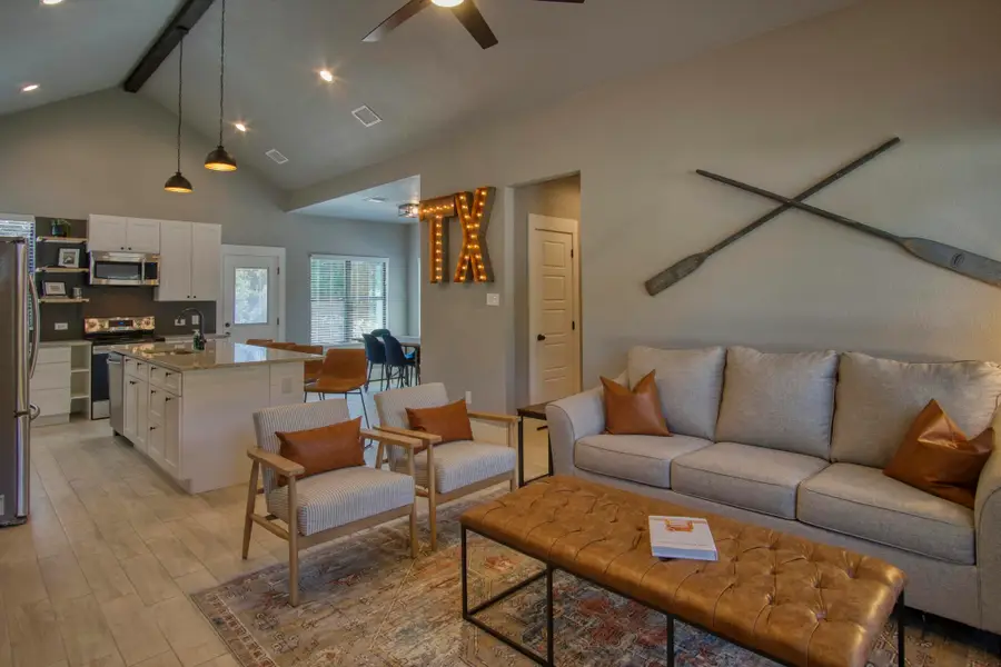 1112 Green Hill Drive, Canyon Lake, TX 78133 - Image #3