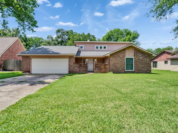 508 Pin Oak Drive, Baytown, TX 77520