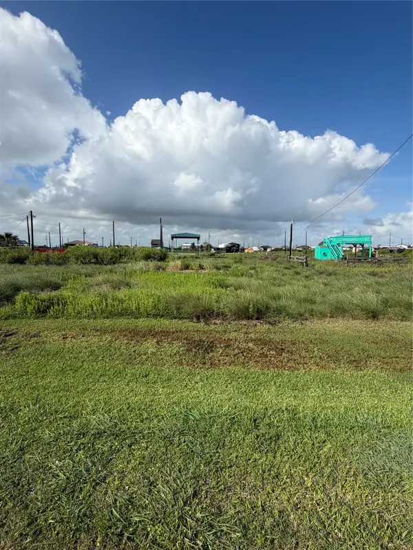 331 Blue Water, Sargent, TX 77414
