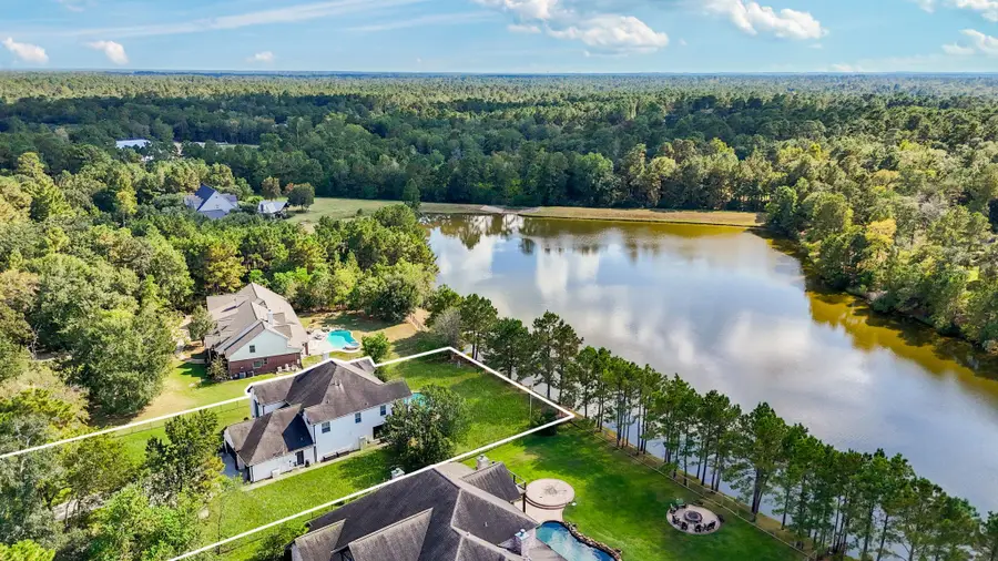 9822 Crestwater Circle, Magnolia, TX 77354 - Image #2