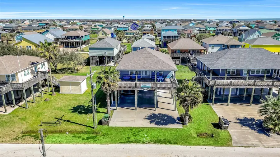 870 Gulfview Drive, Crystal Beach, TX 77650 - #2