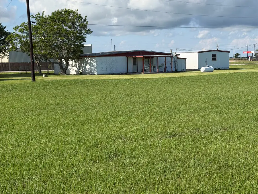 342 Starling, Palacios, TX 77465 - #2