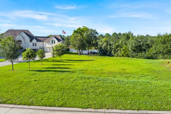 4440 E Bayou Maison Circle, Dickinson, TX 77539