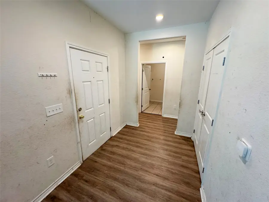 303 S 4th Street, Alvin, TX 77511 - #3