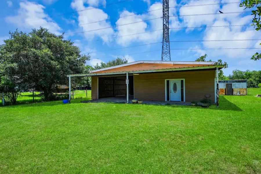 694 County Road 941, Alvin, TX 77511 - #2