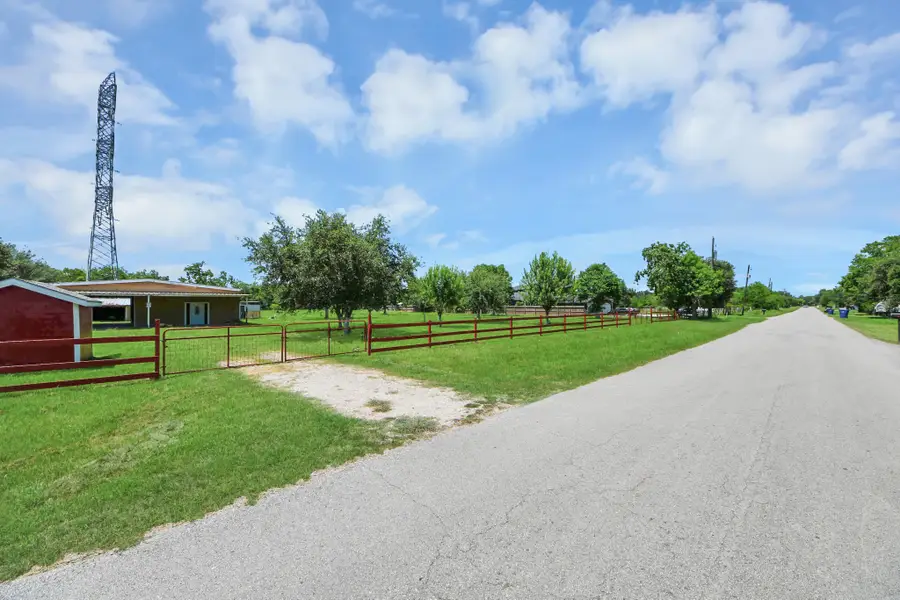 694 County Road 941, Alvin, TX 77511 - #3