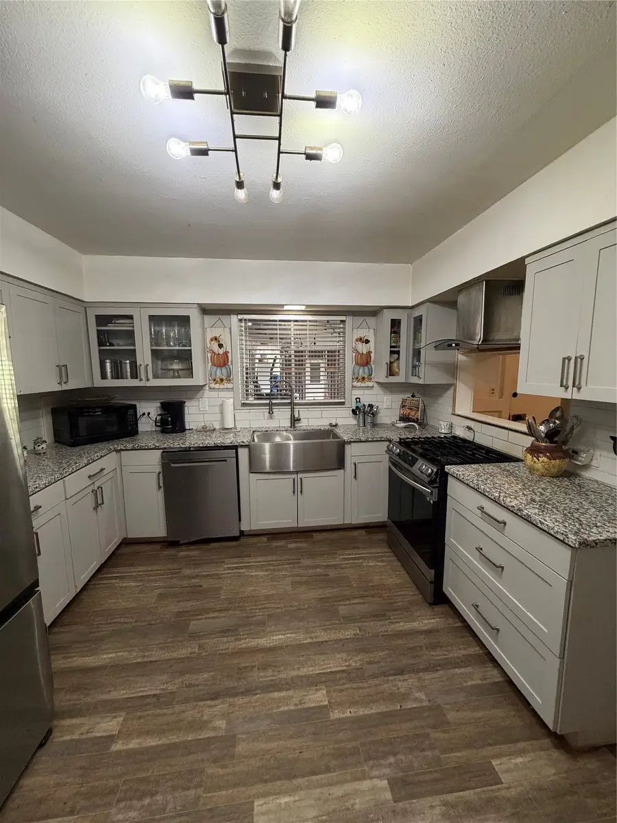 100 Evans Street, Alleyton, TX 78935 - #3