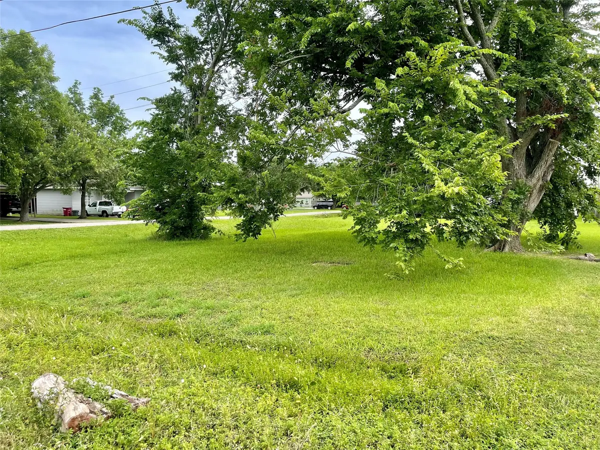1601 N Avenue S, Freeport, TX 77541 - Image #1