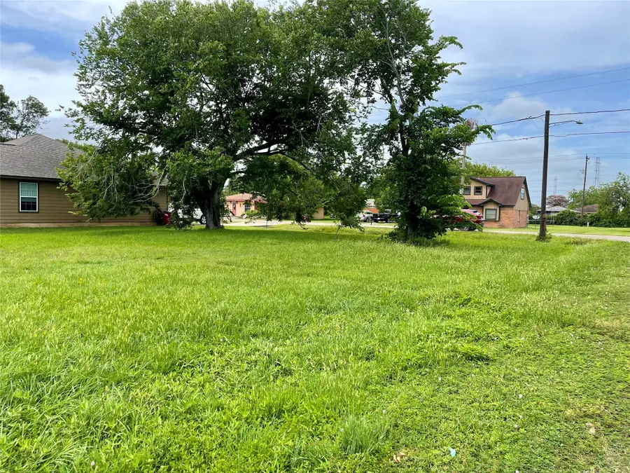 1601 N Avenue S, Freeport, TX 77541 - Image #2