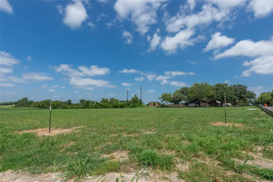 500 Trend View Drive, Weimar, TX 78962 - #2