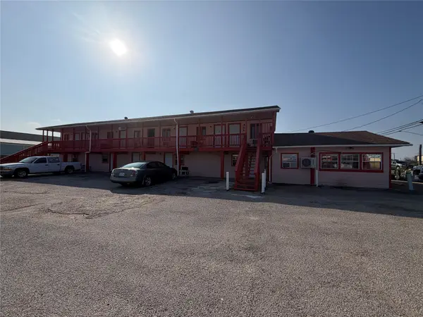 2201 Avenue J, San Leon, TX 77539