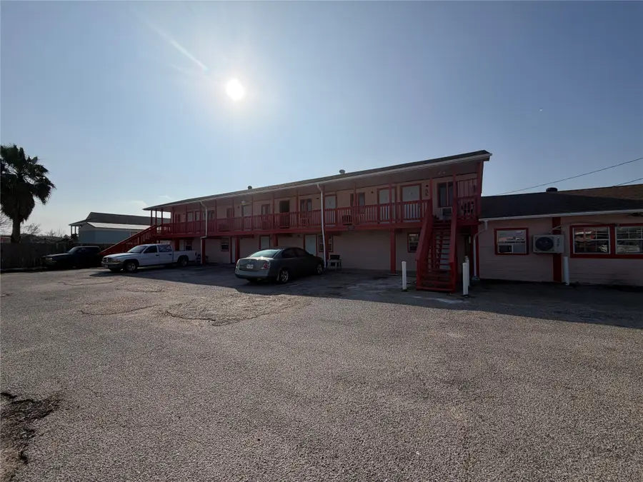2201 Avenue J, San Leon, TX 77539 - #2