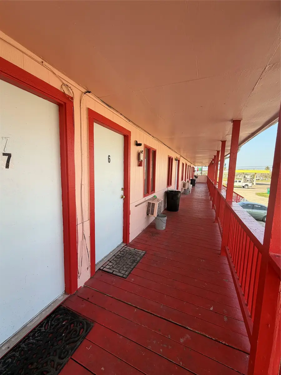 2201 Avenue J, San Leon, TX 77539 - #3