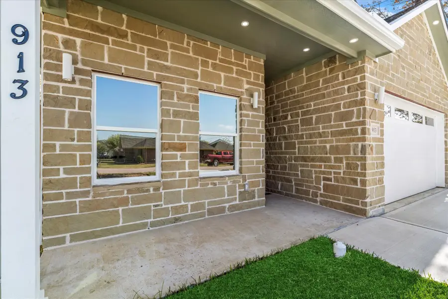 913 Santa Anna Lane, La Porte, TX 77571 - Image #3