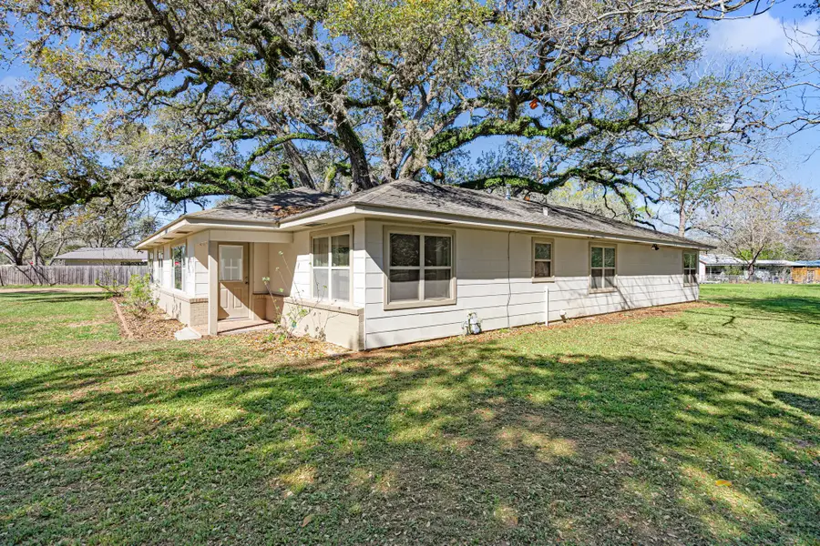 102 North Street, Columbus, TX 78934 - #2