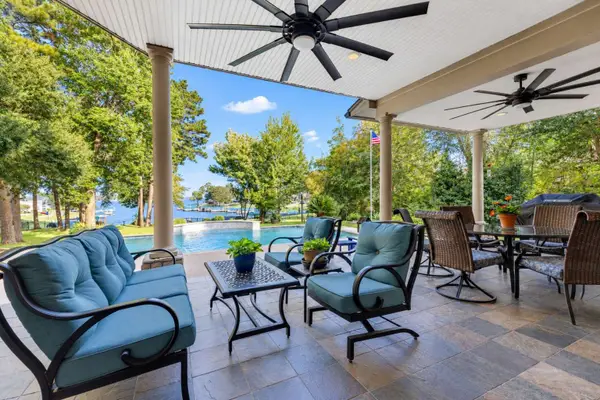 1018 The Cliffs Boulevard, Montgomery, TX 77356