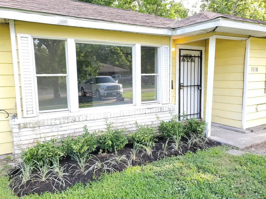 5318 Doulton Drive, Houston, TX 77033 - #2