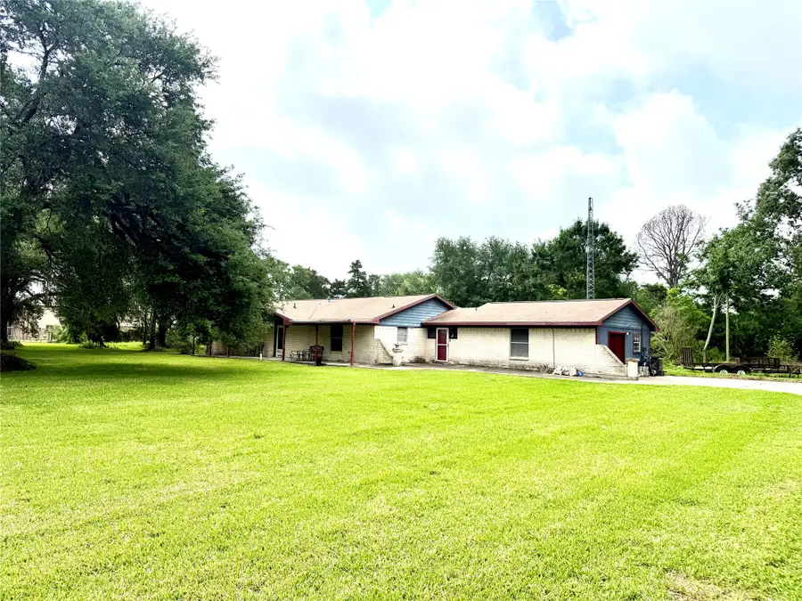 8415 Schiro Road, Hitchcock, TX 77563 - #2