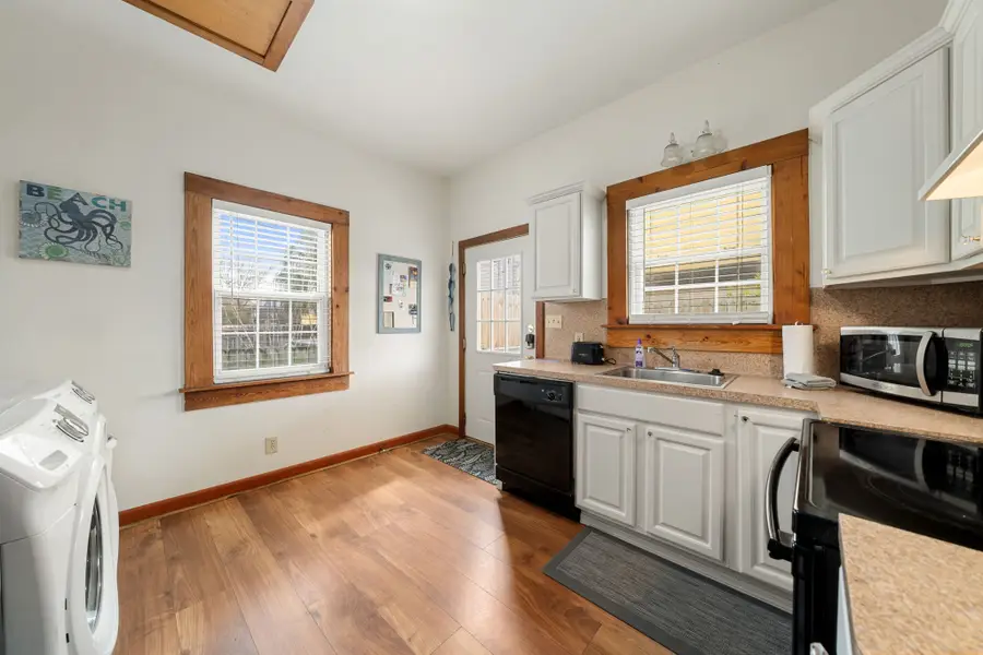 916 11th Street, Galveston, TX 77550 - #3