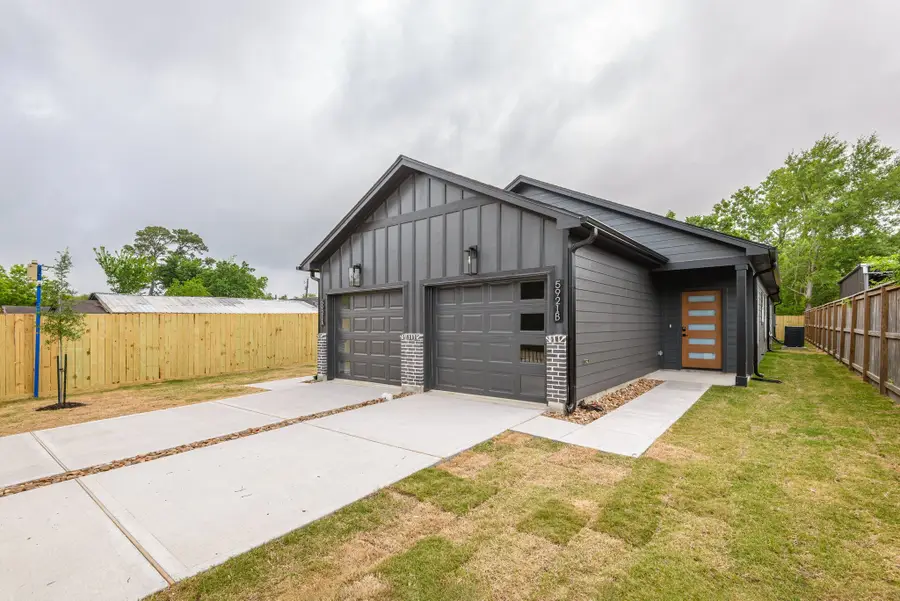 5921 Mountwood Street #A/B, Houston, TX 77091 - #3