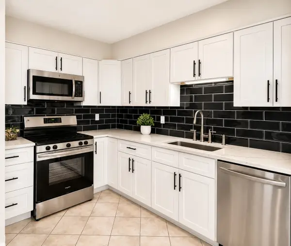6106 W Airport Boulevard #18, Houston, TX 77035