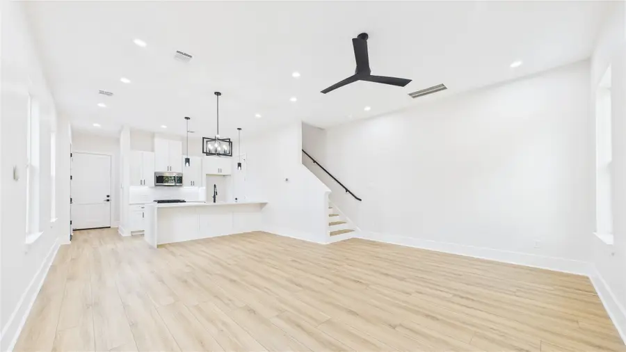 1103 Amundsen, Houston, TX 77009 - Image #3