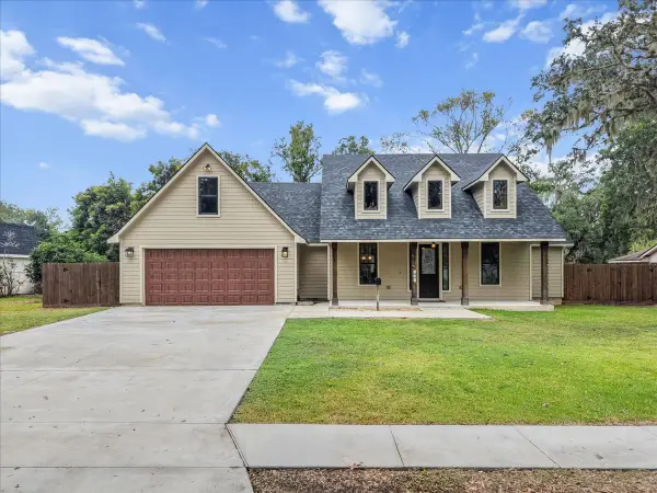 103 Begonia, Lake Jackson, TX 77566