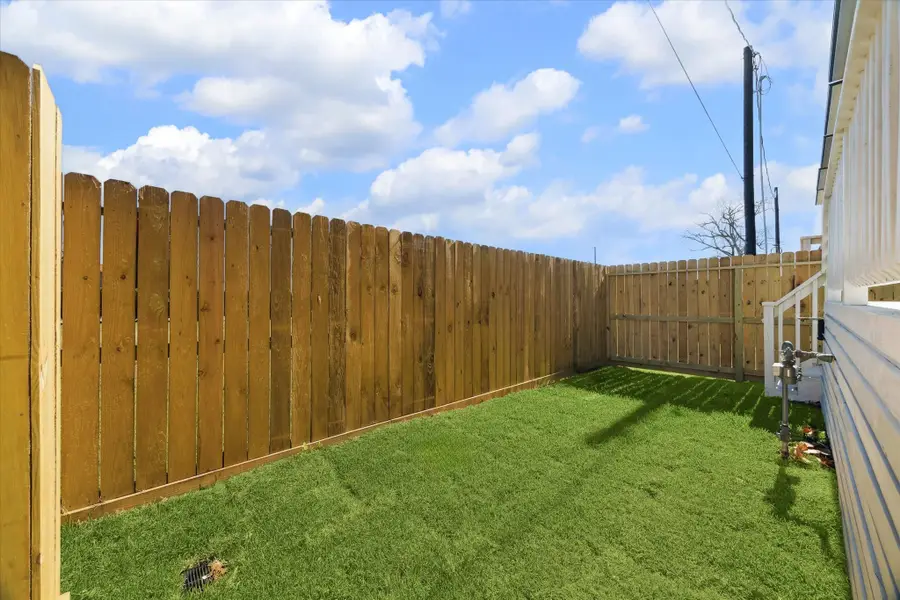 5632 Camino Encantado Drive, Houston, TX 77091 - Image #3