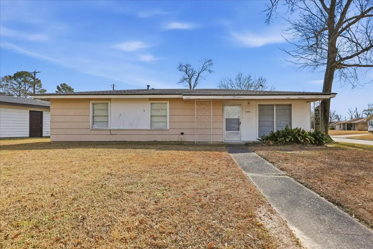 1709 Robin Avenue, Orange, TX 77632 - #1