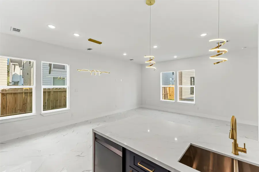 7550 Dyer Street, Houston, TX 77088 - #2