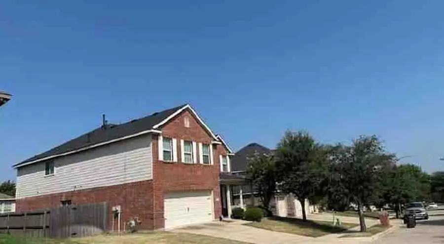 1020 Long Pointe Avenue, Fort Worth, TX 76108 - Image #2