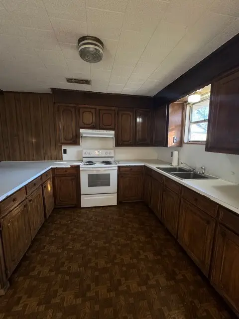 3843 7th Avenue, Port Arthur, UT 77642 - #2