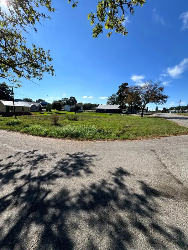 747 Houston, New Ulm, TX 78950