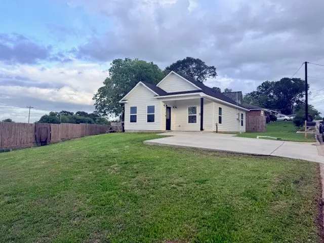 810 Brown Street, Brenham, TX 77833 - #1