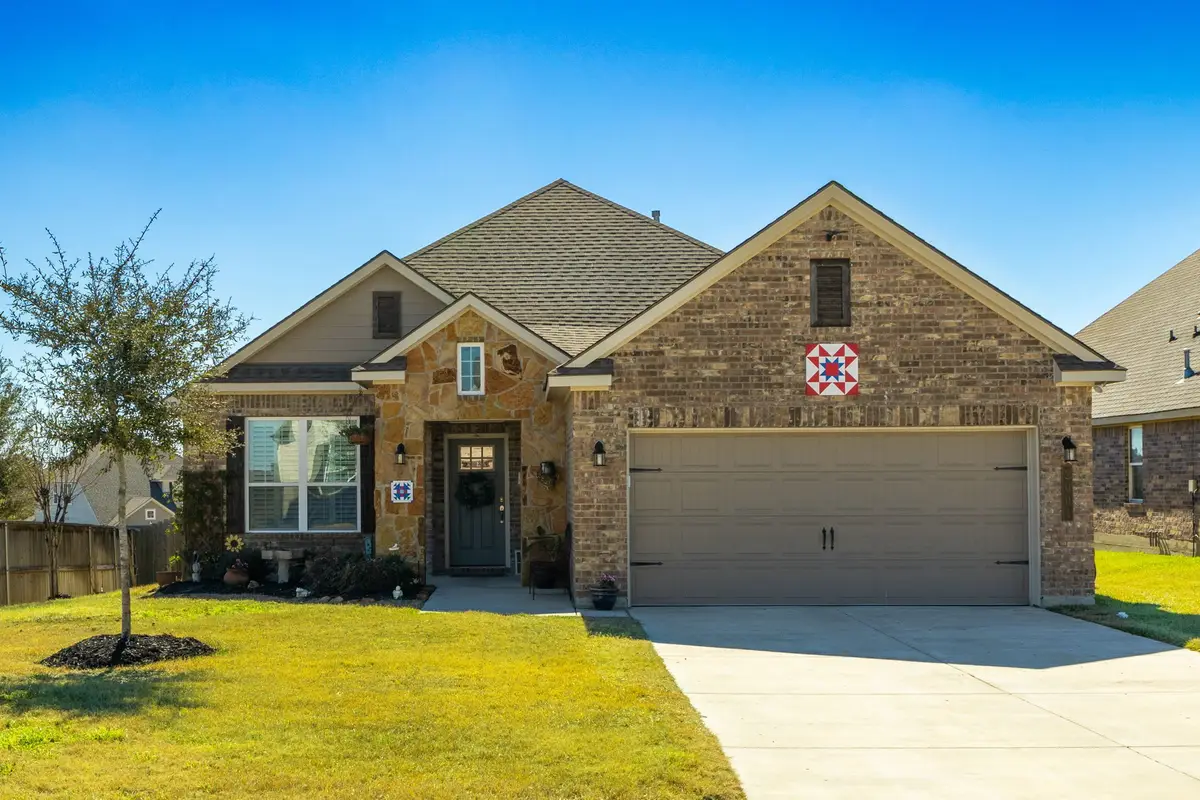 2001 Vineyard Pass, Brenham, TX 77833 - #1