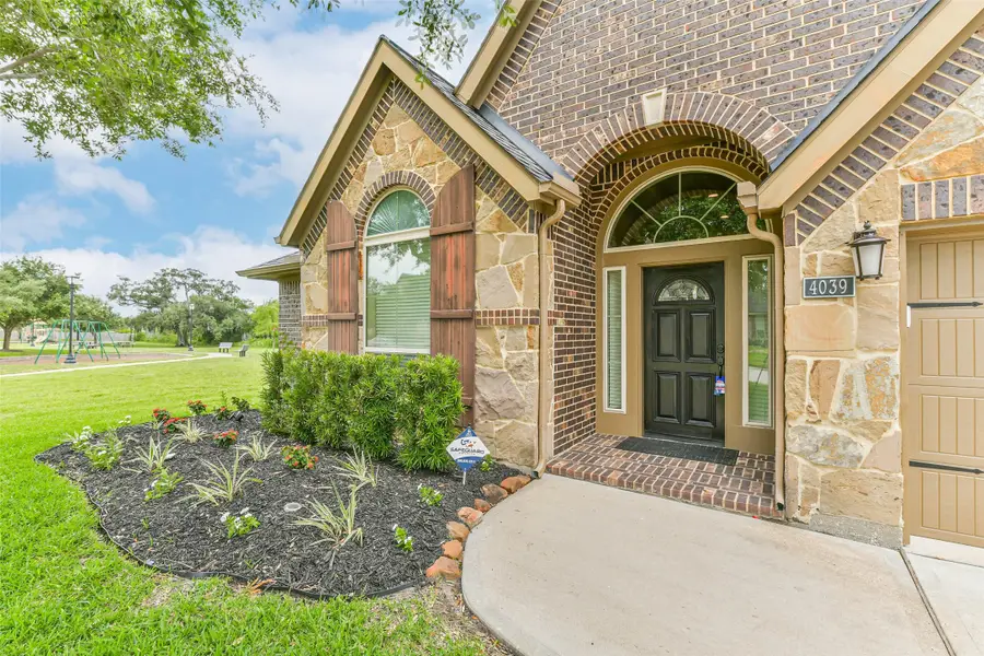 4039 N Creekmont Drive, Fresno, TX 77545 - #2