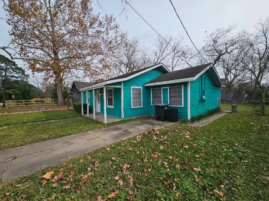 1013 W Snyder Street, Alvin, TX 77511 - #3