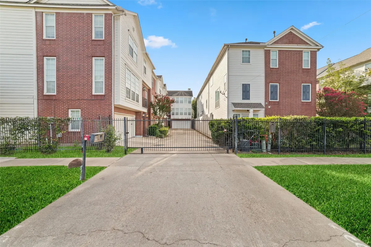 2256 La Branch Street, Houston, TX 77002 - #1